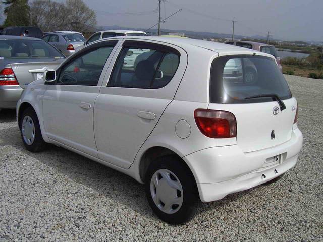 2001 Toyota Vitz