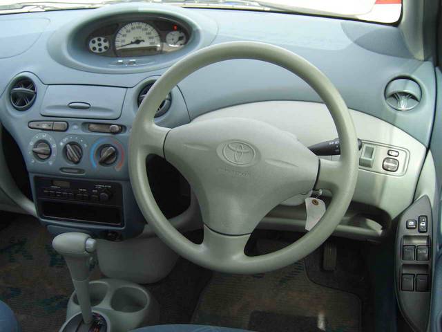 2001 Toyota Vitz