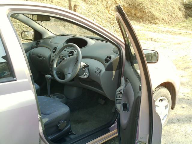 2001 Toyota Vitz