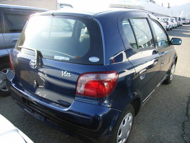 2001 Toyota Vitz