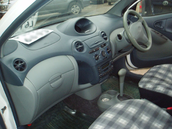 2001 Toyota Vitz