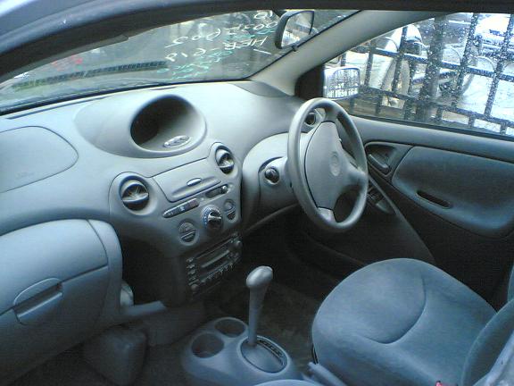 2001 Toyota Vitz