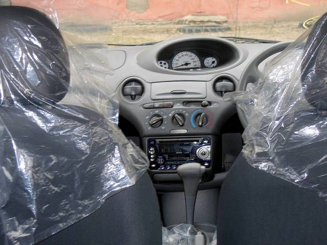2001 Toyota Vitz