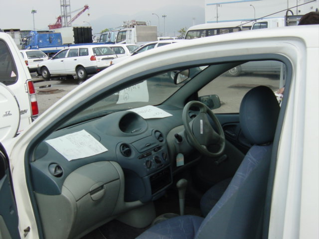 2001 Toyota Vitz