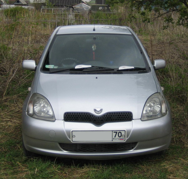 2001 Toyota Vitz