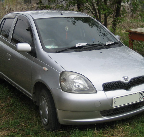 2001 Toyota Vitz