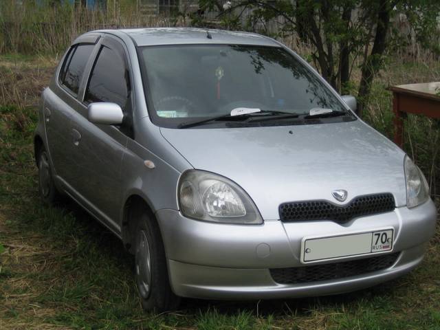 2001 Toyota Vitz
