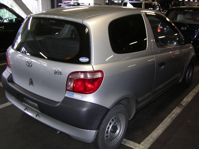 2001 Toyota Vitz