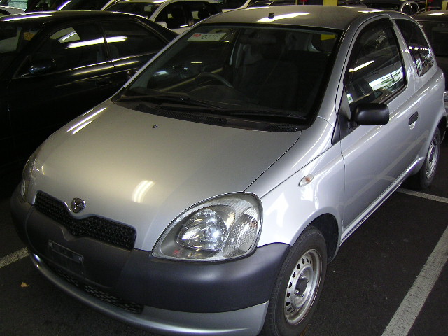 2001 Toyota Vitz