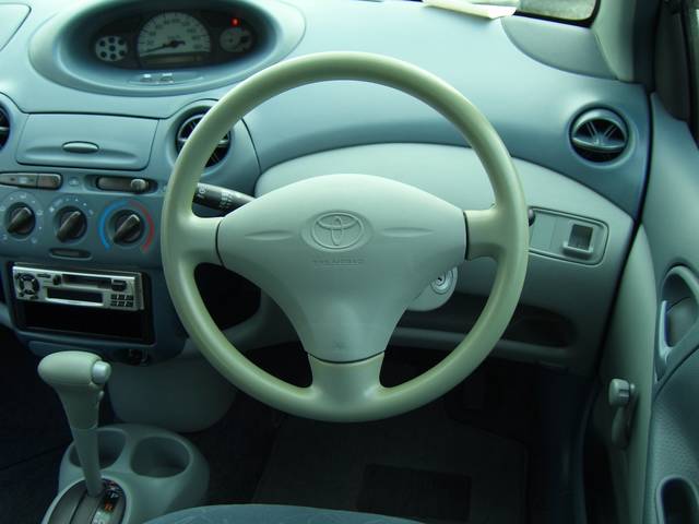 2001 Toyota Vitz