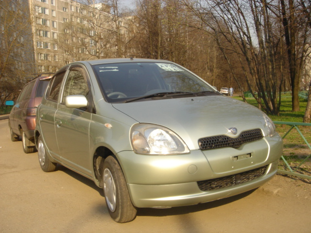 2001 Toyota Vitz