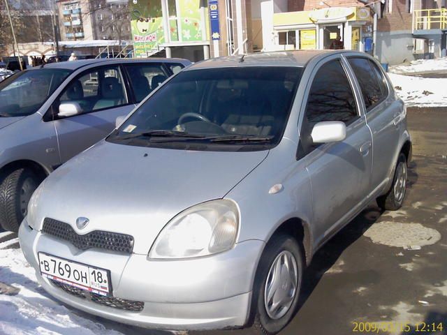 2001 Toyota Vitz