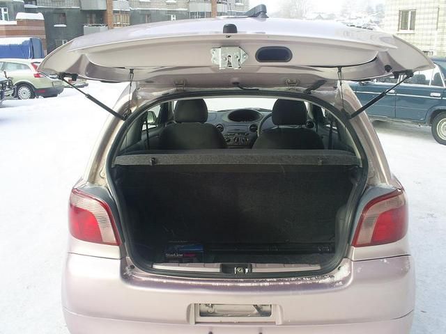 2001 Toyota Vitz