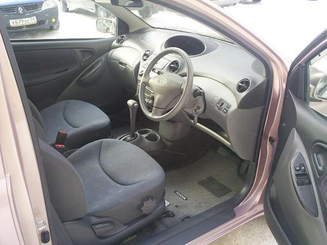 2001 Toyota Vitz