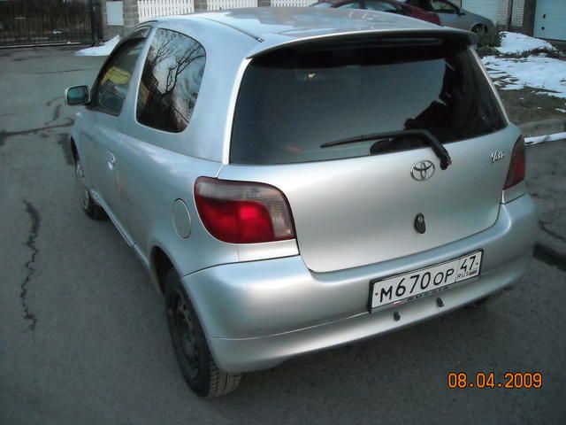 2001 Toyota Vitz