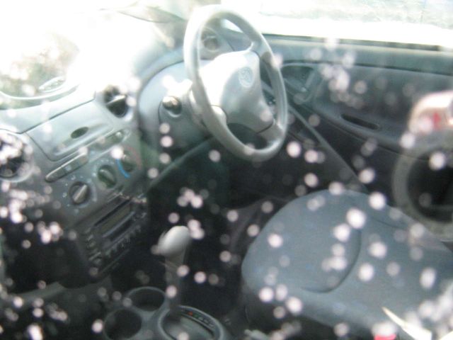 2001 Toyota Vitz