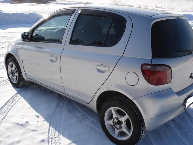 2001 Toyota Vitz