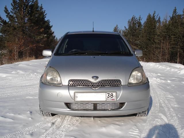 2001 Toyota Vitz