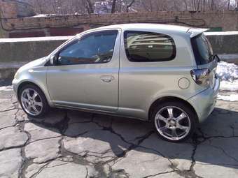 2001 Toyota Vitz