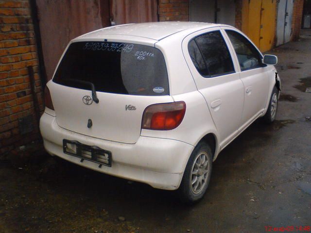 2001 Toyota Vitz