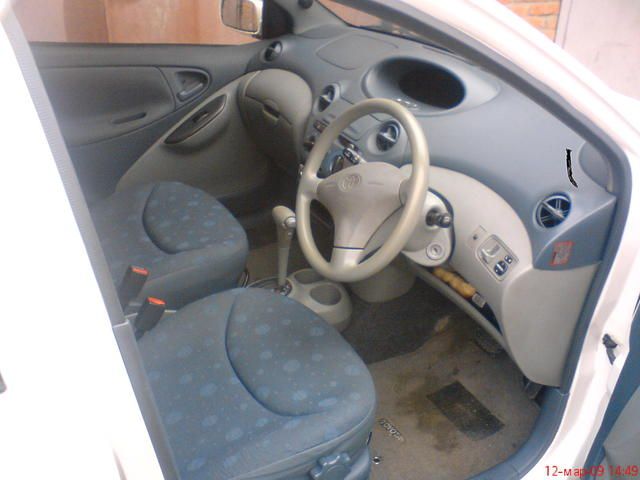 2001 Toyota Vitz