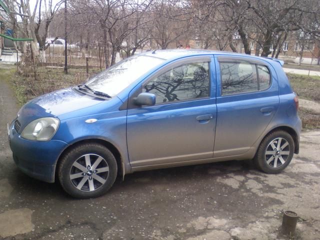 2001 Toyota Vitz