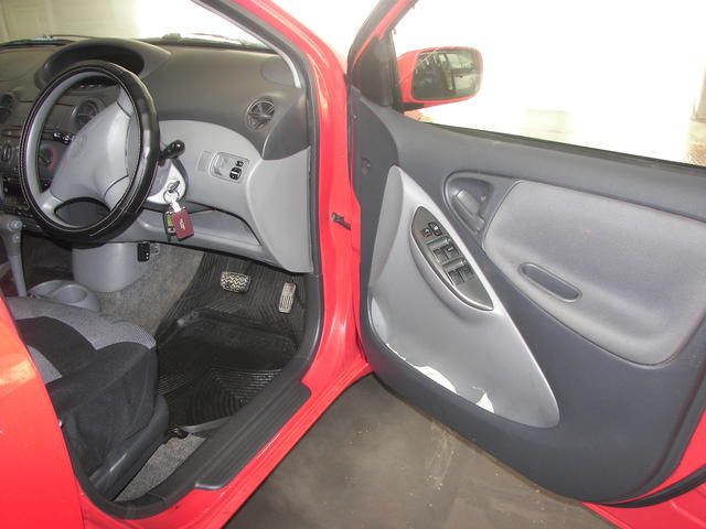 2001 Toyota Vitz