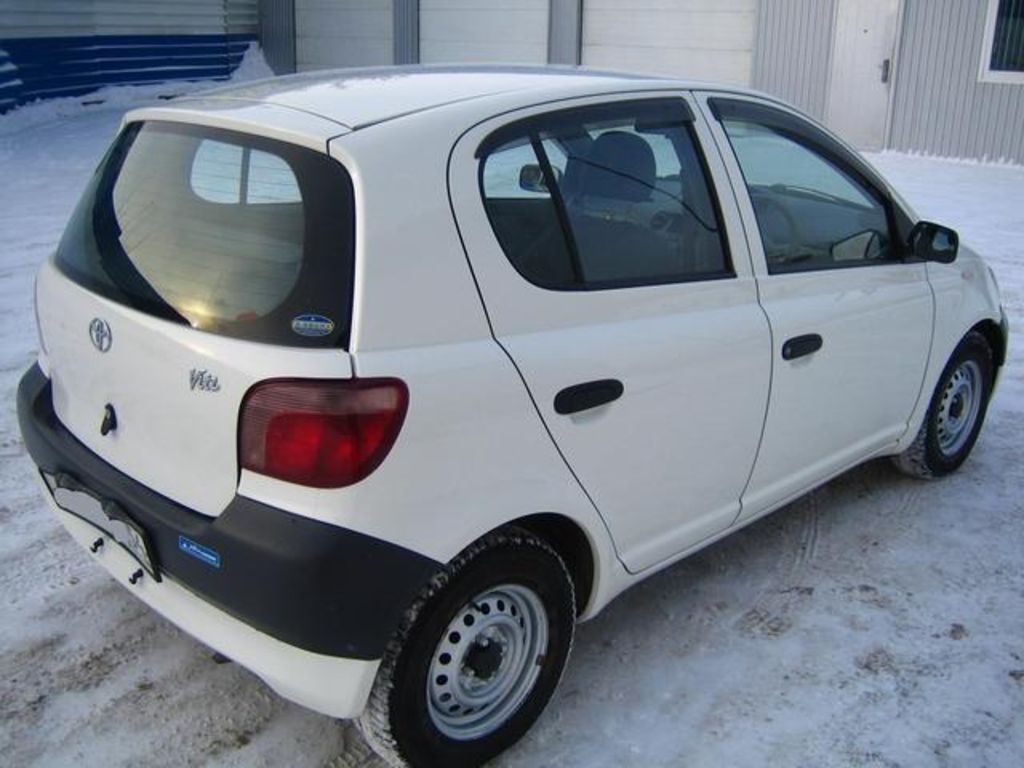2001 Toyota Vitz
