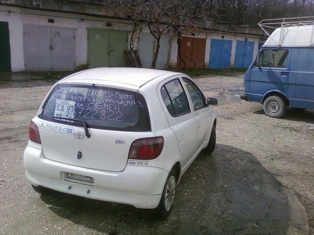 2001 Toyota Vitz