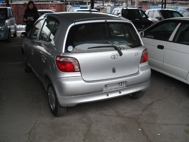 2001 Toyota Vitz