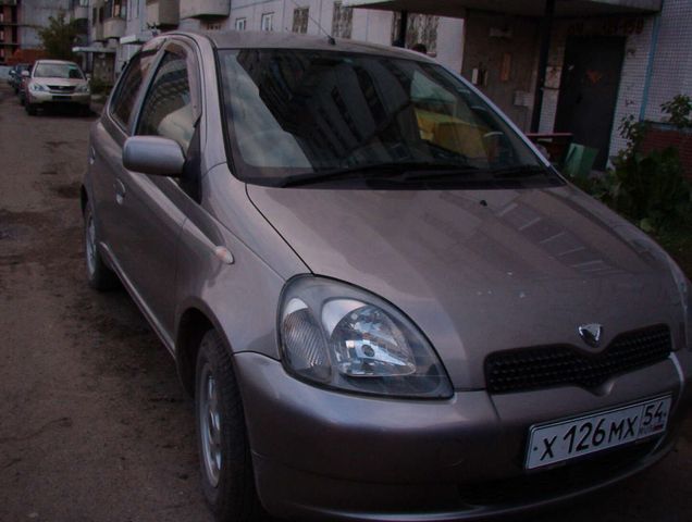 2001 Toyota Vitz