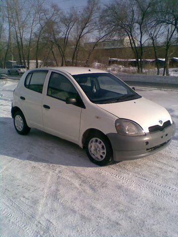 2001 Toyota Vitz