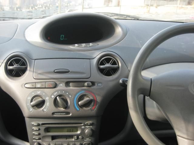 2001 Toyota Vitz