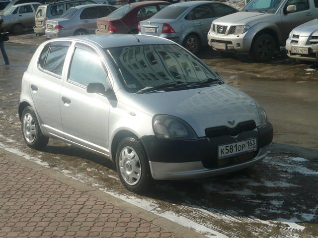 2001 Toyota Vitz