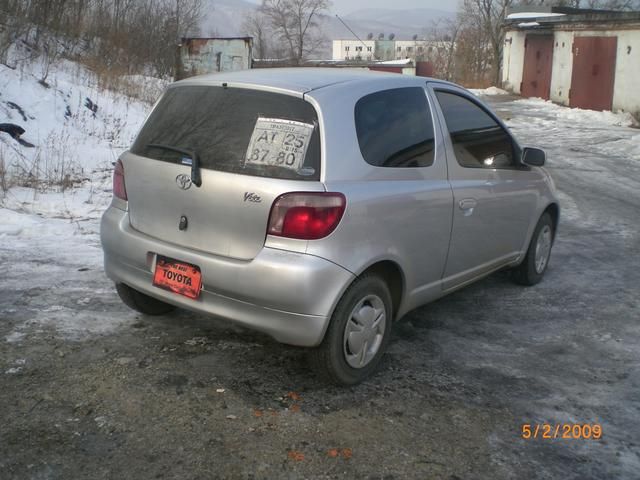 2001 Toyota Vitz