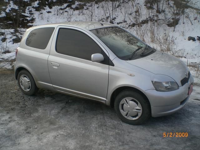 2001 Toyota Vitz