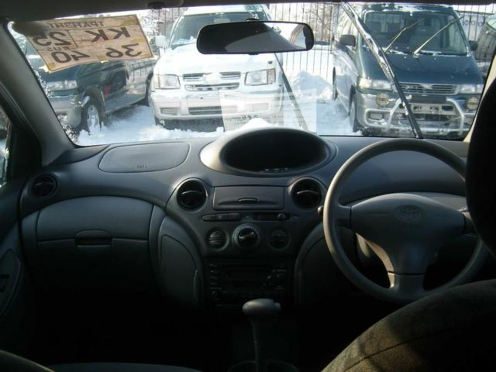 2001 Toyota Vitz