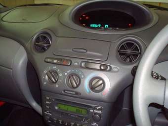 2001 Vitz