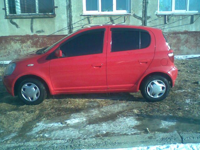 2001 Toyota Vitz