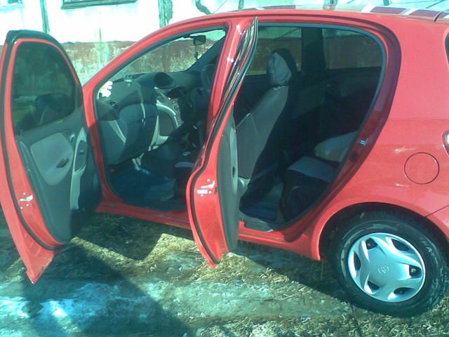 2001 Toyota Vitz