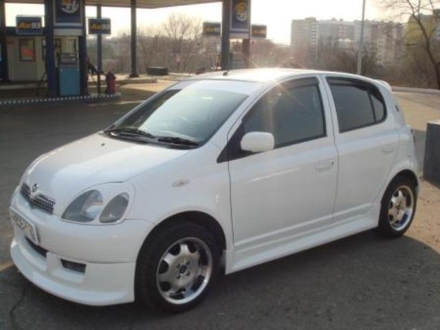 2001 Toyota Vitz