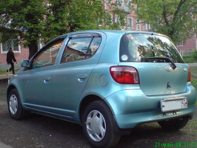2001 Toyota Vitz