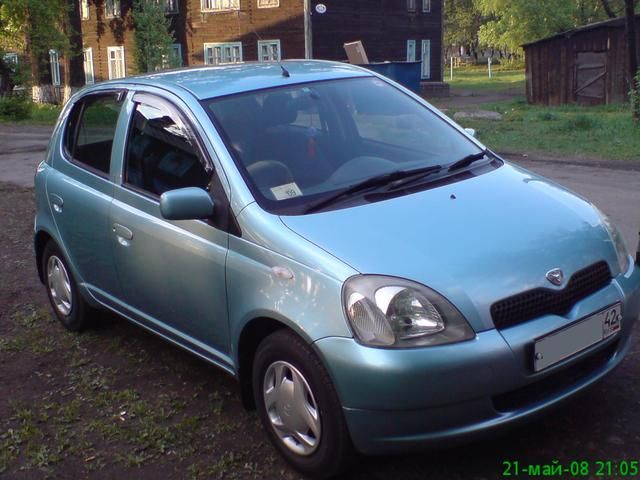 2001 Toyota Vitz