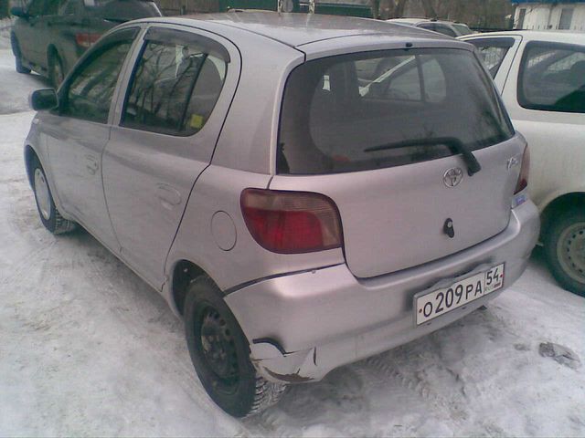 2001 Toyota Vitz