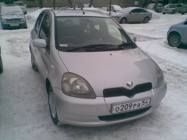 2001 Toyota Vitz