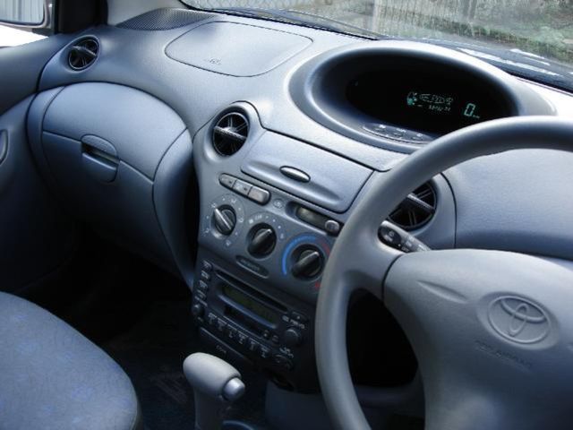 2001 Toyota Vitz