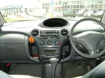 2001 Vitz