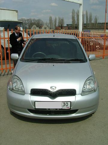 2001 Toyota Vitz