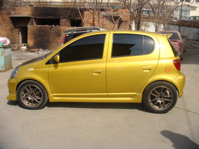 2001 Toyota Vitz