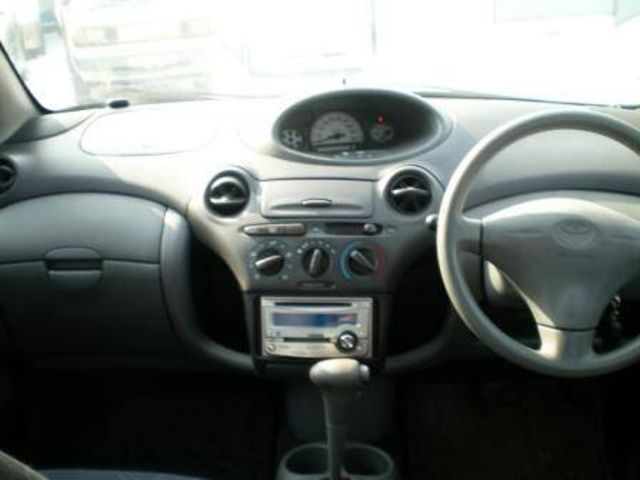 2001 Toyota Vitz